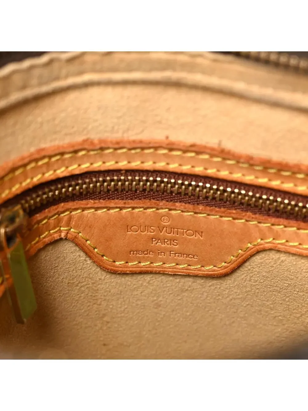 Louis Vuitton Looping Mm #291012L89B